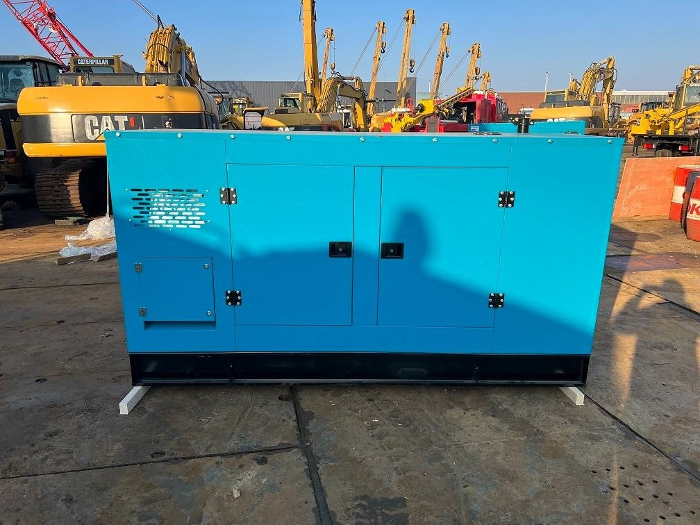 Ricardo 100KVA (80KW) SILENT GENERATOR 3 PHASE 50HZ 400V - Електричний генератор: фото 5 Ricardo 100KVA (80KW) SILENT GENERATOR 3 PHASE 50HZ 400V - Електричний генератор: фото 5