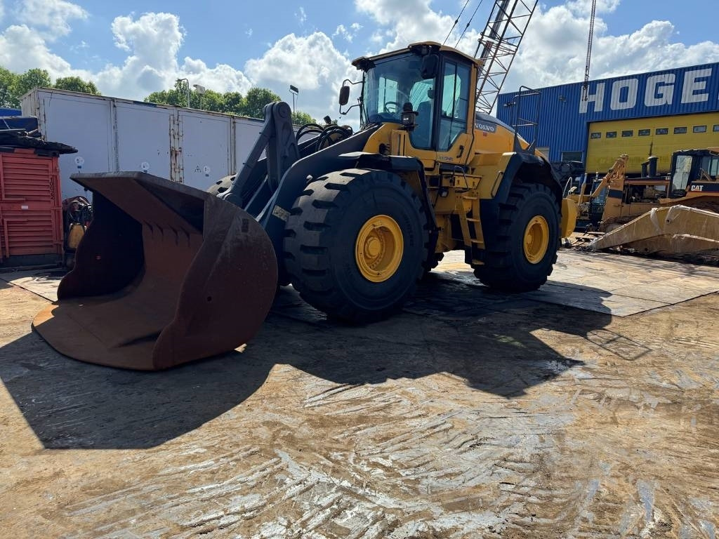 Volvo L 220 H ( WITH NEW TYRES ) - Колісний навантажувач: фото 1 Volvo L 220 H ( WITH NEW TYRES ) - Колісний навантажувач: фото 1