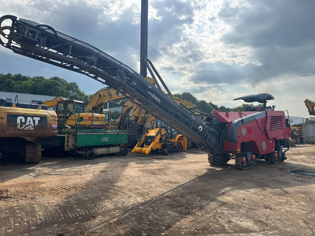Wirtgen W 100 F - Дорожня фреза: фото 2 Wirtgen W 100 F - Дорожня фреза: фото 2