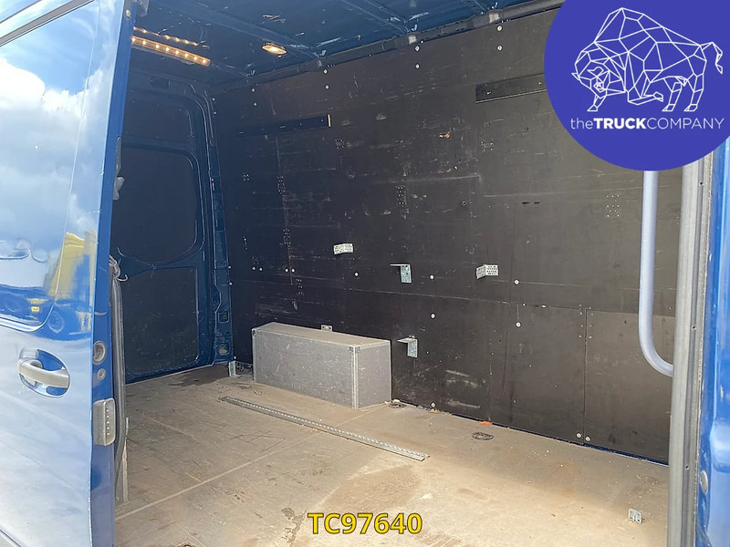 Mercedes-Benz Sprinter - Суцільнометалевий фургон: фото 3 Mercedes-Benz Sprinter - Суцільнометалевий фургон: фото 3