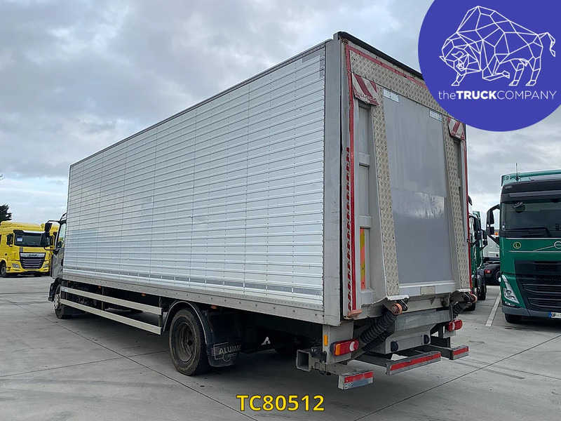 Renault Midlum 240 - Вантажівка з закритим кузовом: фото 2 Renault Midlum 240 - Вантажівка з закритим кузовом: фото 2