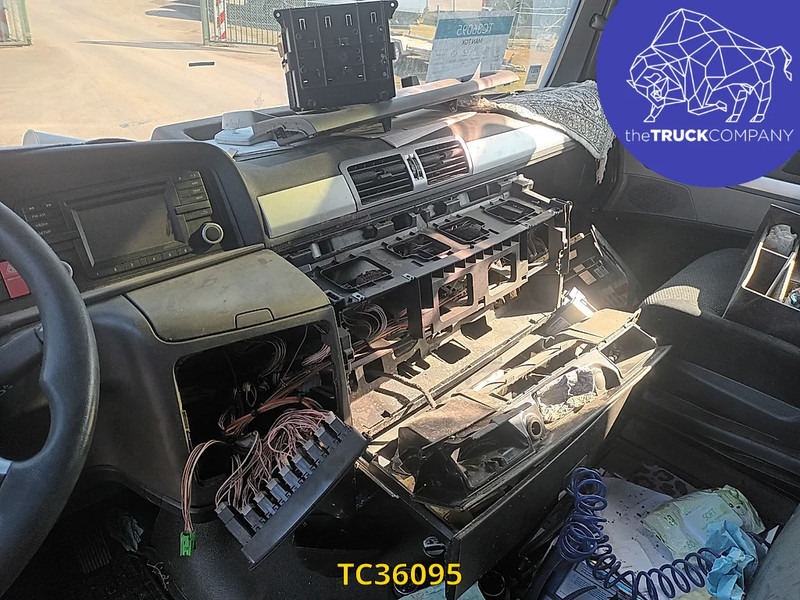 Тягач MAN TGX 440: фото 18