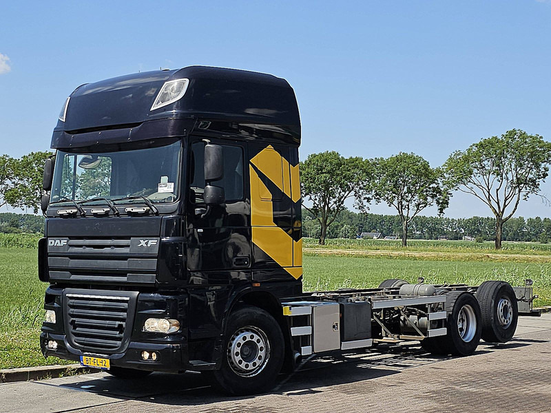 DAF XF 105.460 SSC 6X2 FAS MANUAL - Вантажівка шасі: фото 2 DAF XF 105.460 SSC 6X2 FAS MANUAL - Вантажівка шасі: фото 2