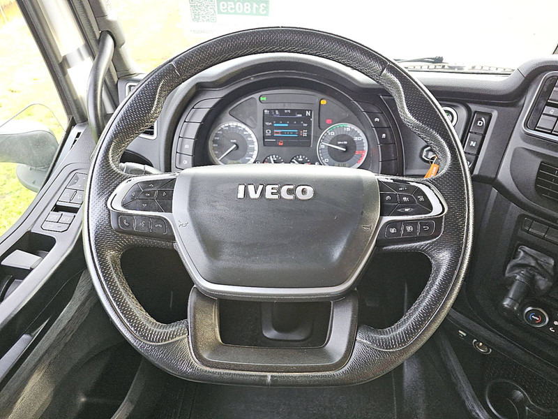 Interior photo 2: Контейнеровоз/ Змінний кузов вантажівка Iveco S-WAY AS260S46 LNG INT. STEERAXLE