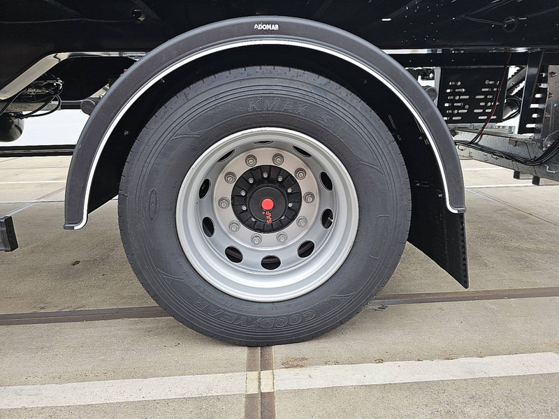 Тентований напівпричіп KLEYN TRAILERS PRSH 10 TRI STEERAXLE TAILLIFT: фото 9
