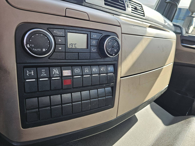 Контейнеровоз/ Змінний кузов вантажівка MAN 12.250 TGM LL AIRCO TAILLIFT: фото 12 Контейнеровоз/ Змінний кузов вантажівка MAN 12.250 TGM LL AIRCO TAILLIFT: фото 12