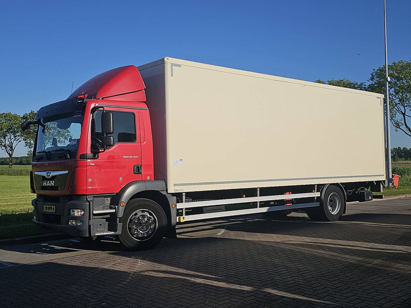 MAN 18.250 TGM BOX L 8.48 LIFT 2.5T - Вантажівка з закритим кузовом: фото 2 MAN 18.250 TGM BOX L 8.48 LIFT 2.5T - Вантажівка з закритим кузовом: фото 2