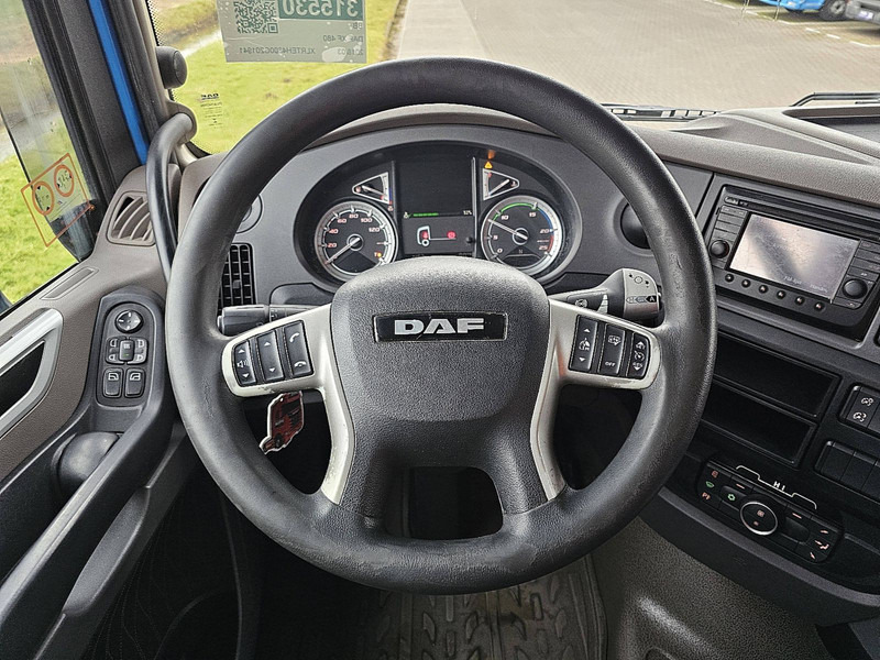 Interior photo 2: Тягач DAF XF 480 SPACECAB LED 2X TANK
