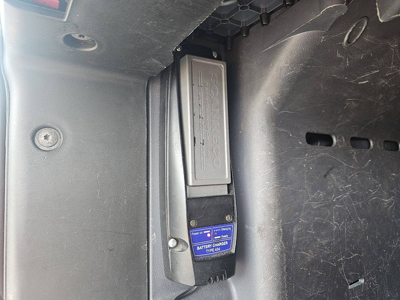 Тягач Scania R410 RET. HMF 1720-K4: фото 17 Тягач Scania R410 RET. HMF 1720-K4: фото 17