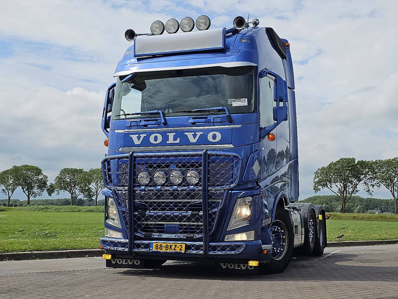 Volvo FH 460 XL 6X2 SPECIAL SHOW - Тягач: фото 1 Volvo FH 460 XL 6X2 SPECIAL SHOW - Тягач: фото 1