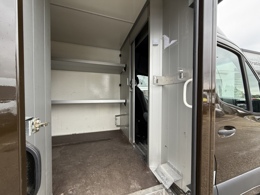 Mercedes-Benz Sprinter 315 CDI Klima Kamera UPS-Integralkoffer - Фургон з закритим кузовом: фото 5 Mercedes-Benz Sprinter 315 CDI Klima Kamera UPS-Integralkoffer - Фургон з закритим кузовом: фото 5