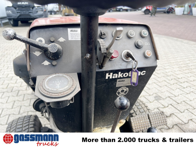 Комунальний трактор Hako V 490 mit Schneeschild und Ketten: фото 14 Комунальний трактор Hako V 490 mit Schneeschild und Ketten: фото 14