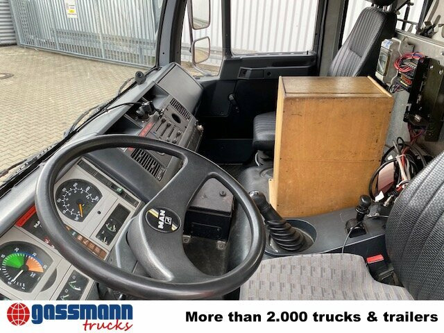 MAN 10.224 LC 4x2 BB Doka, TLF16/12, 6-Zylinder - Пожежна машина: фото 4 MAN 10.224 LC 4x2 BB Doka, TLF16/12, 6-Zylinder - Пожежна машина: фото 4