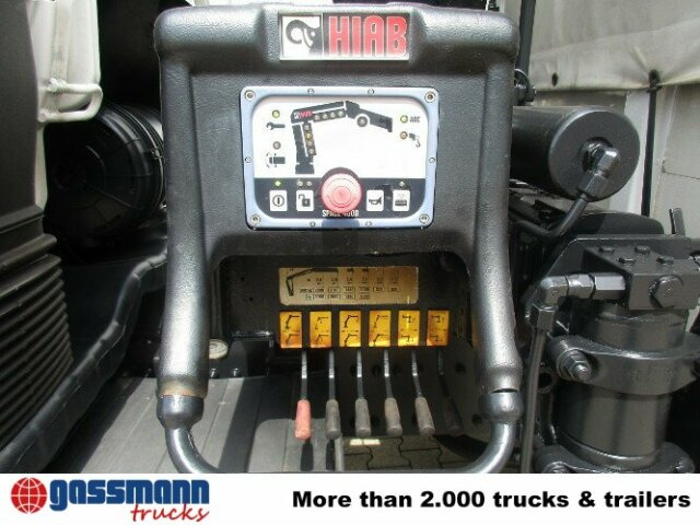 MAN TGL 12.240BL 4x2, mit Kran Hiab 088 mit Funk - Тентована вантажівка, Вантажівка з маніпулятором: фото 2 MAN TGL 12.240BL 4x2, mit Kran Hiab 088 mit Funk - Тентована вантажівка, Вантажівка з маніпулятором: фото 2