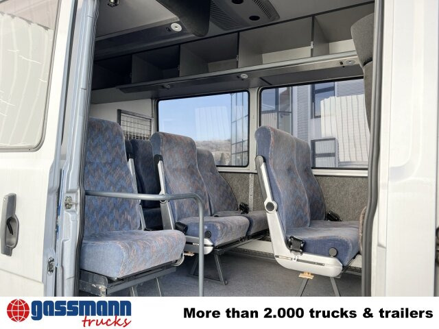 Mercedes-Benz 711 D-KA 4x2, Standklima, 11-Sitze, 2 x on stock - Мікроавтобус, Пасажирський фургон: фото 4 Mercedes-Benz 711 D-KA 4x2, Standklima, 11-Sitze, 2 x on stock - Мікроавтобус, Пасажирський фургон: фото 4