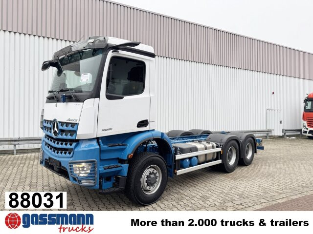Mercedes-Benz Arocs 2651 L 6x6, HydroDrive, MirrorCam, - Вантажівка шасі: фото 1 Mercedes-Benz Arocs 2651 L 6x6, HydroDrive, MirrorCam, - Вантажівка шасі: фото 1