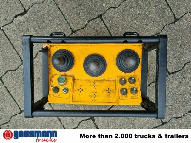 Mercedes-Benz Axor 1828 AK 4x4, Winterdienstausstattung, Kran - Самоскид вантажівка, Вантажівка з маніпулятором: фото 2 Mercedes-Benz Axor 1828 AK 4x4, Winterdienstausstattung, Kran - Самоскид вантажівка, Вантажівка з маніпулятором: фото 2