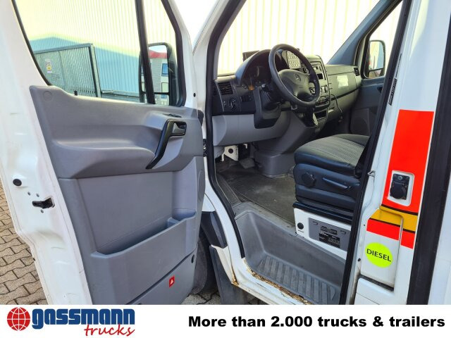 Mercedes-Benz Sprinter 316 KA 4x2, Rettungswagen - Суцільнометалевий фургон: фото 4 Mercedes-Benz Sprinter 316 KA 4x2, Rettungswagen - Суцільнометалевий фургон: фото 4