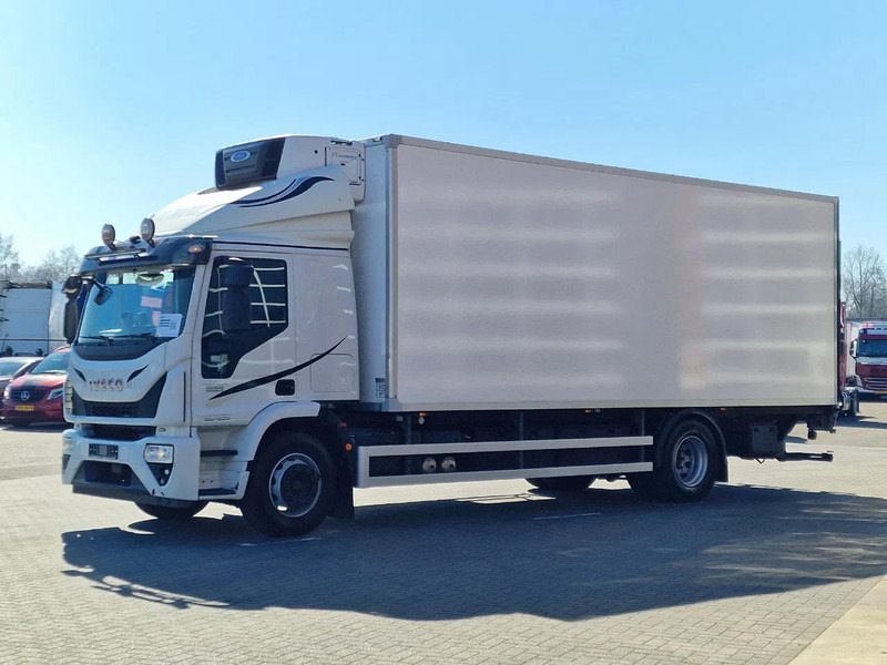 Iveco EuroCargo 180 320 Frigo Carrier supra 850 nordic - Loadlift - Low KM - Camera - Рефрижератор вантажівка: фото 3 Iveco EuroCargo 180 320 Frigo Carrier supra 850 nordic - Loadlift - Low KM - Camera - Рефрижератор вантажівка: фото 3