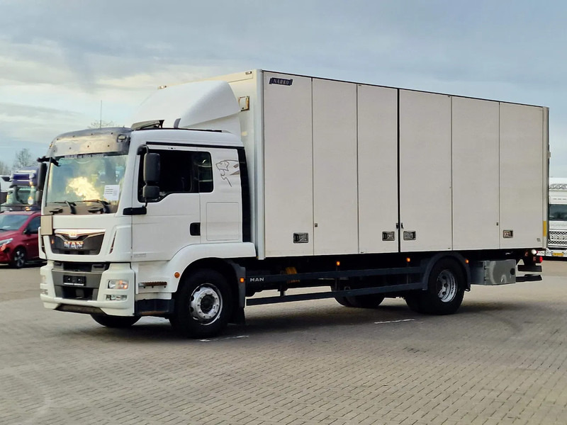 MAN TGM 18.340 4x2 - Sleepercab - Box with sidedoors - Loadlift - Full air - Euro 6 - Automatic - Вантажівка з закритим кузовом: фото 3 MAN TGM 18.340 4x2 - Sleepercab - Box with sidedoors - Loadlift - Full air - Euro 6 - Automatic - Вантажівка з закритим кузовом: фото 3