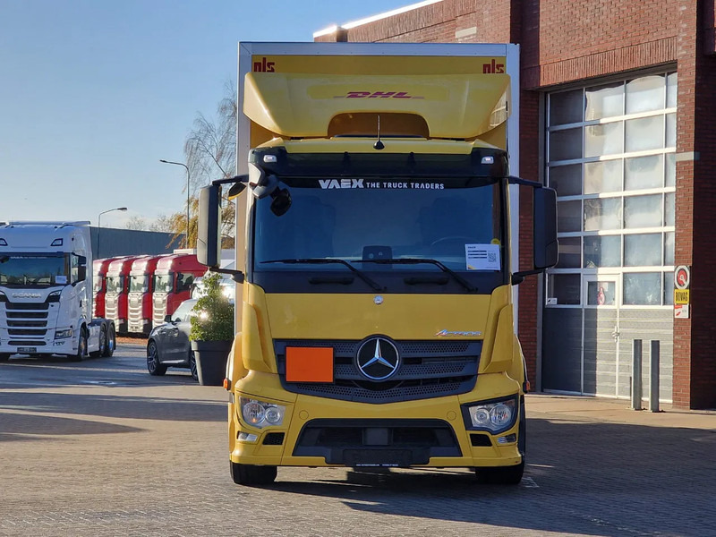 Mercedes-Benz Actros 1827 4x2 Sleepercab - Box with side doors - Loadlift - Low KM - Full air - A/C - Вантажівка з закритим кузовом: фото 2 Mercedes-Benz Actros 1827 4x2 Sleepercab - Box with side doors - Loadlift - Low KM - Full air - A/C - Вантажівка з закритим кузовом: фото 2