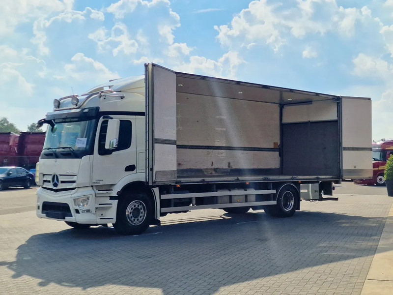 Mercedes-Benz Actros 1833 4x2 - Box with sidedoors - Loadlift - Sleeper cab - Full air - 5.80WB - Вантажівка з закритим кузовом: фото 4 Mercedes-Benz Actros 1833 4x2 - Box with sidedoors - Loadlift - Sleeper cab - Full air - 5.80WB - Вантажівка з закритим кузовом: фото 4