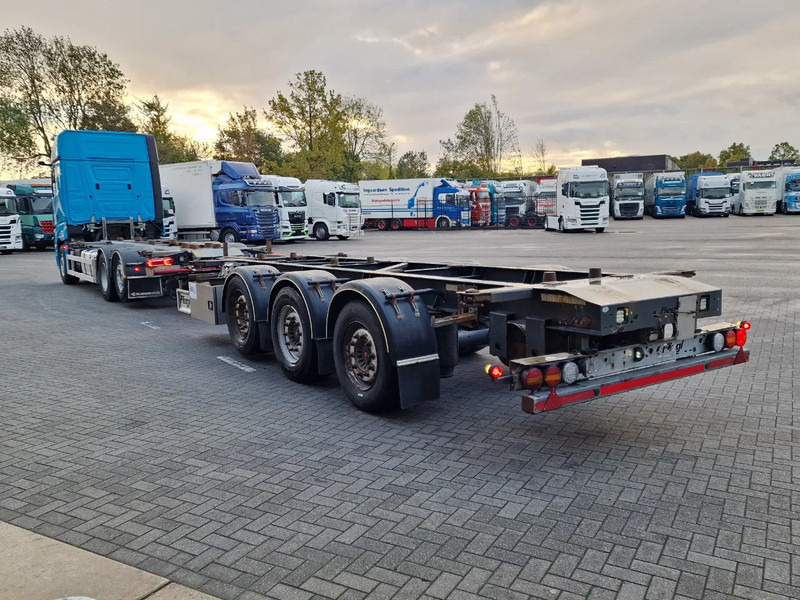 Mercedes-Benz Actros 2553 6x2 - BDF - Retarder - 4.90 WB - Full air + Fliegl trailer 2017 - Контейнеровоз/ Змінний кузов вантажівка: фото 5 Mercedes-Benz Actros 2553 6x2 - BDF - Retarder - 4.90 WB - Full air + Fliegl trailer 2017 - Контейнеровоз/ Змінний кузов вантажівка: фото 5