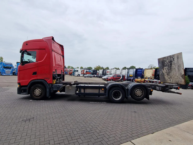 Scania S500 NGS Highline 6x2 - BDF - Full air - Loadlift - Navi - Retarder - Контейнеровоз/ Змінний кузов вантажівка: фото 4 Scania S500 NGS Highline 6x2 - BDF - Full air - Loadlift - Navi - Retarder - Контейнеровоз/ Змінний кузов вантажівка: фото 4