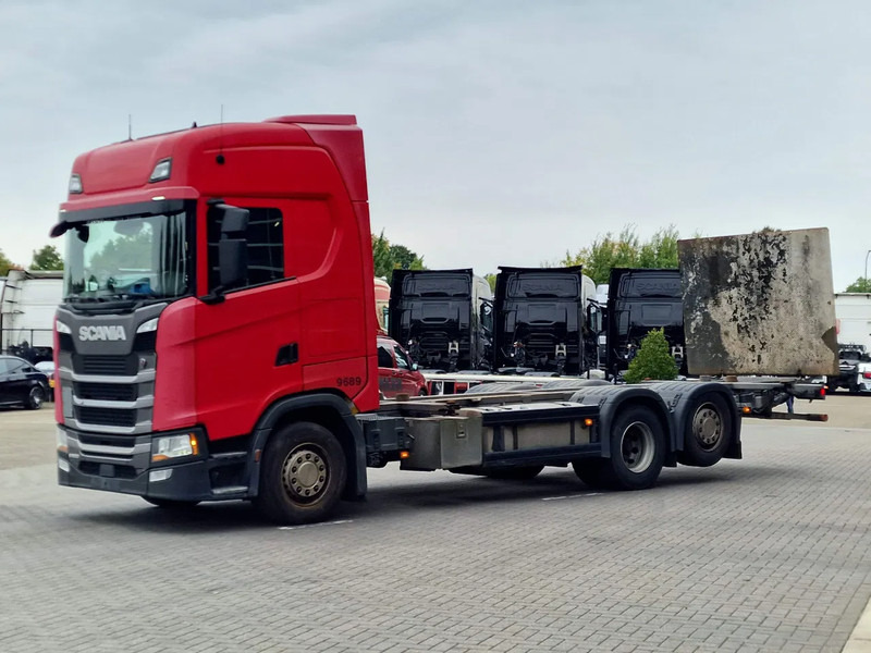 Scania S500 NGS Highline 6x2 - BDF - Full air - Loadlift - Navi - Retarder - Контейнеровоз/ Змінний кузов вантажівка: фото 3 Scania S500 NGS Highline 6x2 - BDF - Full air - Loadlift - Navi - Retarder - Контейнеровоз/ Змінний кузов вантажівка: фото 3