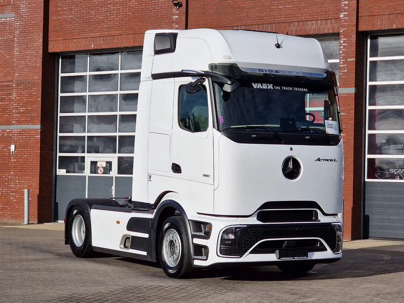 Mercedes-Benz Actros 1851 Procab GigaSpace 4x2 - New - Retarder - Mirror cam - 2x tank - Full spoiler - Navi - Тягач: фото 1 Mercedes-Benz Actros 1851 Procab GigaSpace 4x2 - New - Retarder - Mirror cam - 2x tank - Full spoiler - Navi - Тягач: фото 1