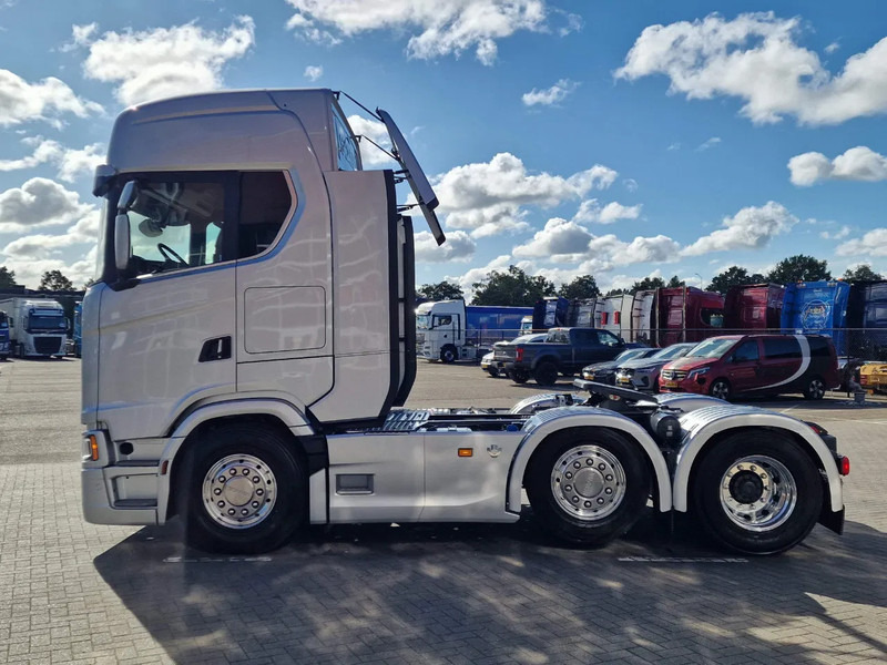 Scania 660S V8 NGS Highline 6x2/4 - New - Full spec - Retarder - Night clima - Led - Leather - Navi - Тягач: фото 4 Scania 660S V8 NGS Highline 6x2/4 - New - Full spec - Retarder - Night clima - Led - Leather - Navi - Тягач: фото 4