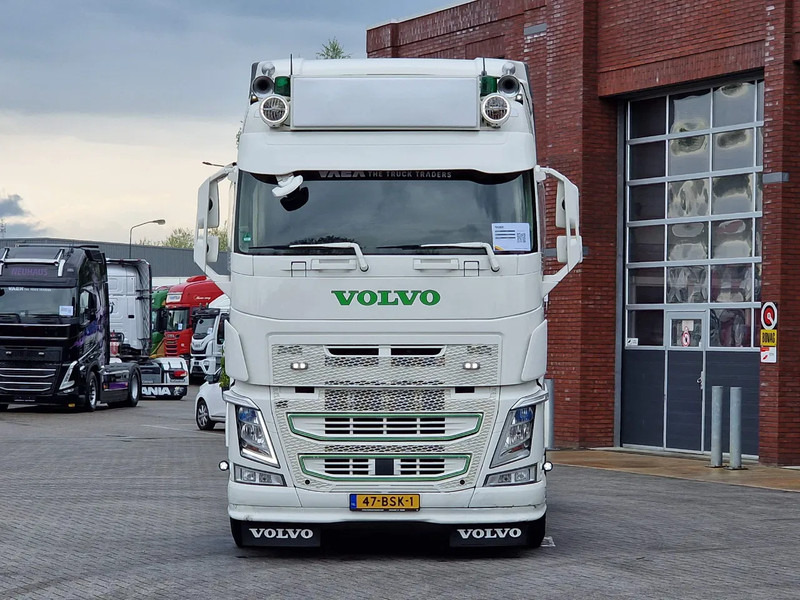 Volvo FH 13.540 Globetrotter 4x2 - Custom exterior - I parkcool - Navi - APK/TUV: 27-02-2026 - Тягач: фото 2 Volvo FH 13.540 Globetrotter 4x2 - Custom exterior - I parkcool - Navi - APK/TUV: 27-02-2026 - Тягач: фото 2