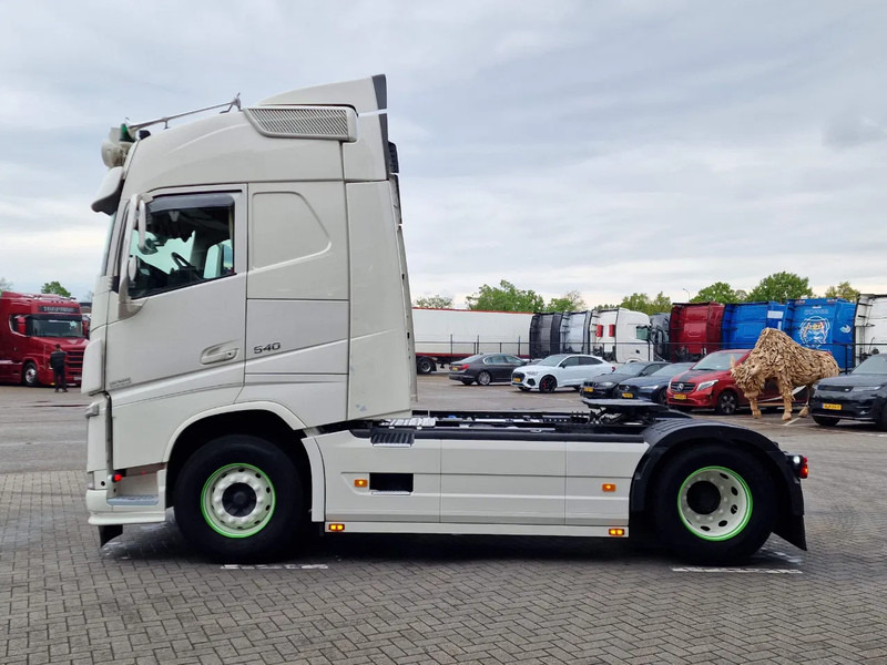 Volvo FH 13.540 Globetrotter 4x2 - Custom exterior - I parkcool - Navi - APK/TUV: 27-02-2026 - Тягач: фото 4 Volvo FH 13.540 Globetrotter 4x2 - Custom exterior - I parkcool - Navi - APK/TUV: 27-02-2026 - Тягач: фото 4
