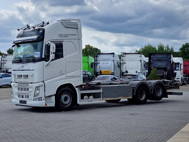 Volvo FH 13.500 Globetrotter XL 6x2 - BDF - Retarder - I parkcool - Full air - 4.90 WB - Контейнеровоз/ Змінний кузов вантажівка: фото 3 Volvo FH 13.500 Globetrotter XL 6x2 - BDF - Retarder - I parkcool - Full air - 4.90 WB - Контейнеровоз/ Змінний кузов вантажівка: фото 3