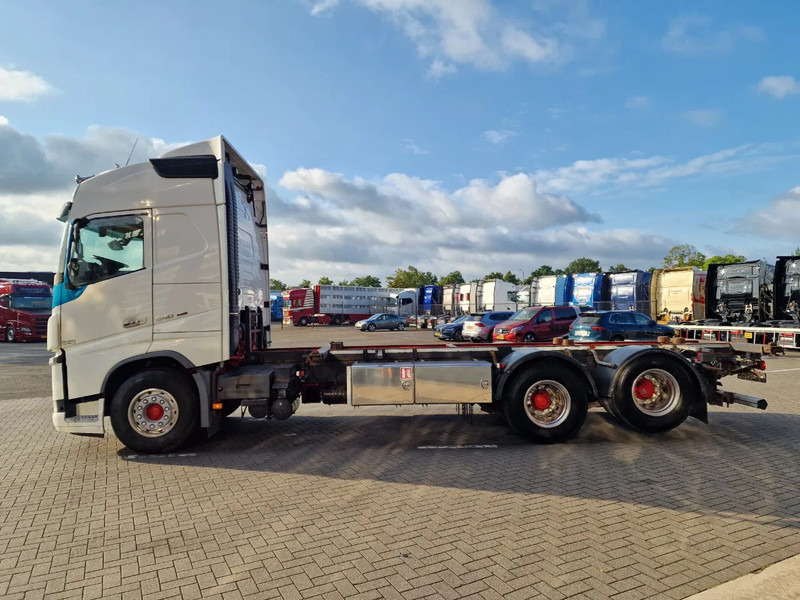 Volvo FH 13.540 Globetrotter 6x2 - BDF - 4.90 WB - Full air - VEB + - Контейнеровоз/ Змінний кузов вантажівка: фото 4 Volvo FH 13.540 Globetrotter 6x2 - BDF - 4.90 WB - Full air - VEB + - Контейнеровоз/ Змінний кузов вантажівка: фото 4