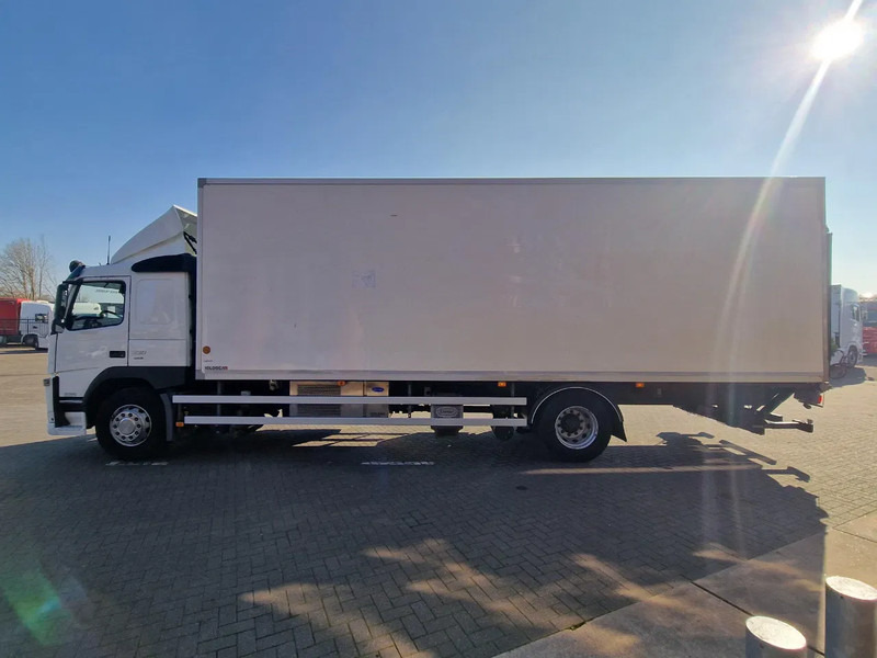 Volvo FM 330 4x2 - Carrier MT 18 Frigo - Loadlift - Full air - Sleepercab - Рефрижератор вантажівка: фото 4 Volvo FM 330 4x2 - Carrier MT 18 Frigo - Loadlift - Full air - Sleepercab - Рефрижератор вантажівка: фото 4