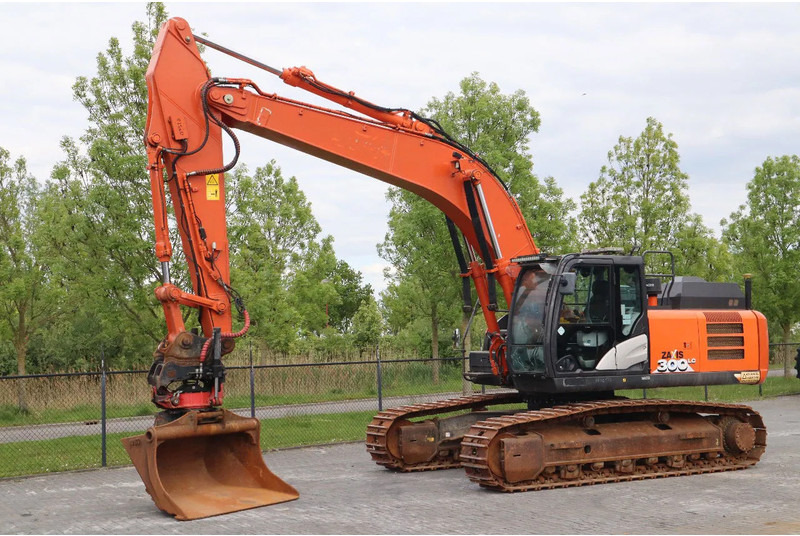 Hitachi ZX300 LC-6 | ROTOTILT | BUCKET | GPS - Гусеничний екскаватор: фото 2 Hitachi ZX300 LC-6 | ROTOTILT | BUCKET | GPS - Гусеничний екскаватор: фото 2