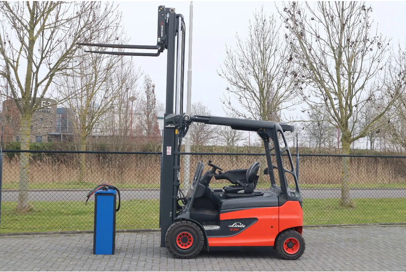 Linde E25 R-01 ROADSTER | DEMO | SIDESHIFT | FORK SPREADERS - Електронавантажувач: фото 1 Linde E25 R-01 ROADSTER | DEMO | SIDESHIFT | FORK SPREADERS - Електронавантажувач: фото 1