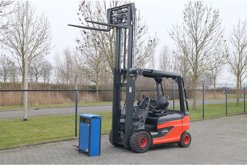Linde E25 R-01 ROADSTER | DEMO | SIDESHIFT | FORK SPREADERS - Електронавантажувач: фото 2 Linde E25 R-01 ROADSTER | DEMO | SIDESHIFT | FORK SPREADERS - Електронавантажувач: фото 2
