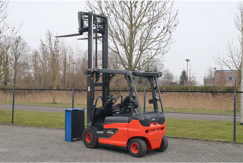 Linde E25 R-01 ROADSTER | DEMO | SIDESHIFT | FORK SPREADERS - Електронавантажувач: фото 3 Linde E25 R-01 ROADSTER | DEMO | SIDESHIFT | FORK SPREADERS - Електронавантажувач: фото 3