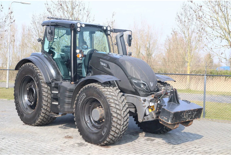 Valtra T234 D UNLIMITED | FRONT PTO | 53 KM/H | FULL OPTION - Трактор: фото 5 Valtra T234 D UNLIMITED | FRONT PTO | 53 KM/H | FULL OPTION - Трактор: фото 5