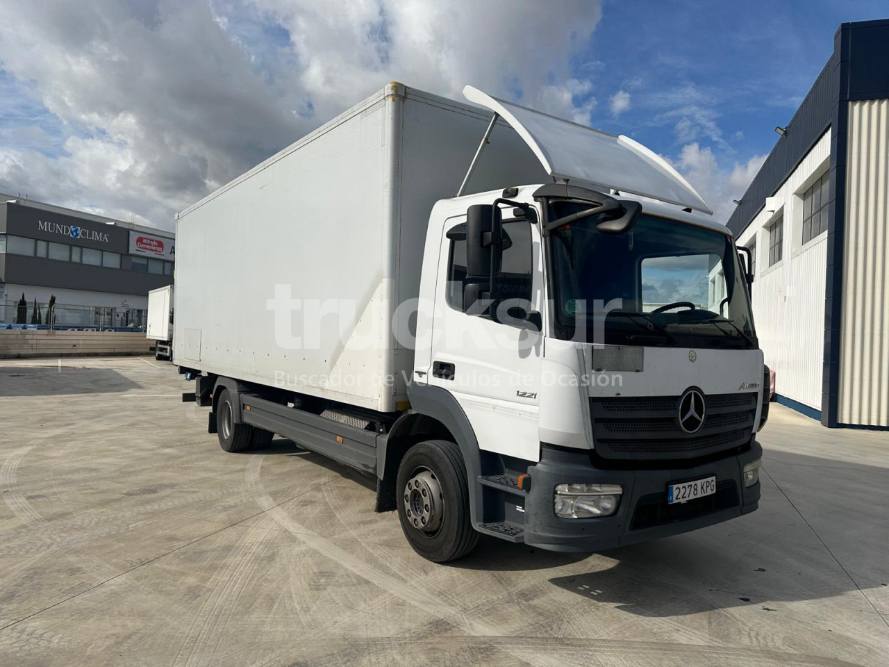 MERCEDES ATEGO - Вантажівка з закритим кузовом: фото 2 MERCEDES ATEGO - Вантажівка з закритим кузовом: фото 2