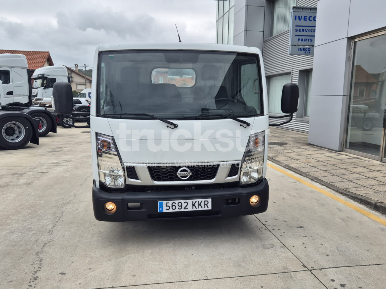 NISSAN NT 400 - Вантажівка шасі: фото 3 NISSAN NT 400 - Вантажівка шасі: фото 3