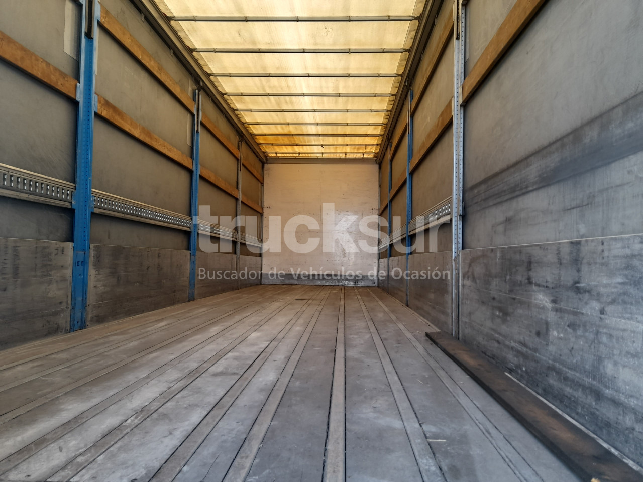 Тентована вантажівка RENAULT D320.26 ejes 6x2*4: фото 8 Тентована вантажівка RENAULT D320.26 ejes 6x2*4: фото 8