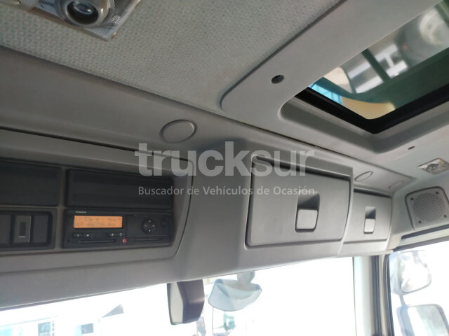 Вантажівка з закритим кузовом VOLVO FE250.18: фото 15