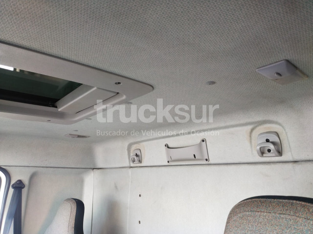 Вантажівка з закритим кузовом VOLVO FE250.18: фото 14