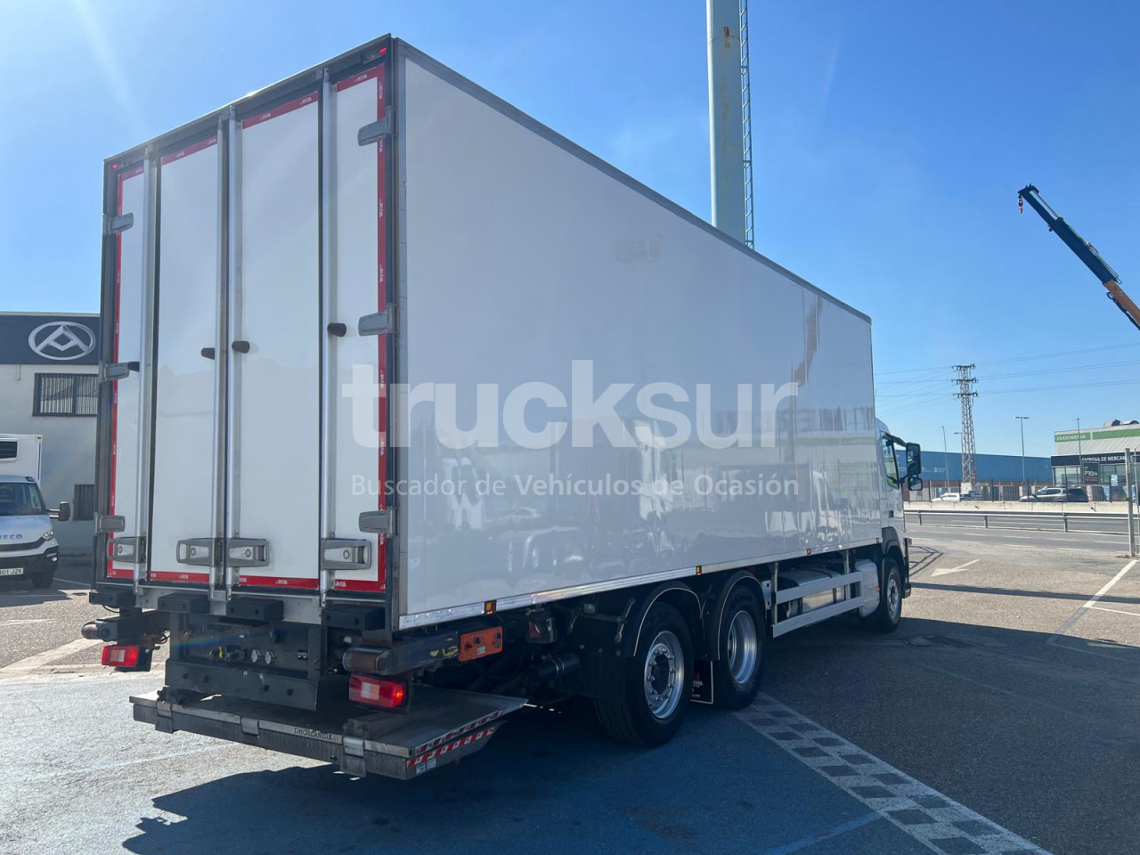 VOLVO FM450 ejes 6x2*4 - Рефрижератор вантажівка: фото 3 VOLVO FM450 ejes 6x2*4 - Рефрижератор вантажівка: фото 3