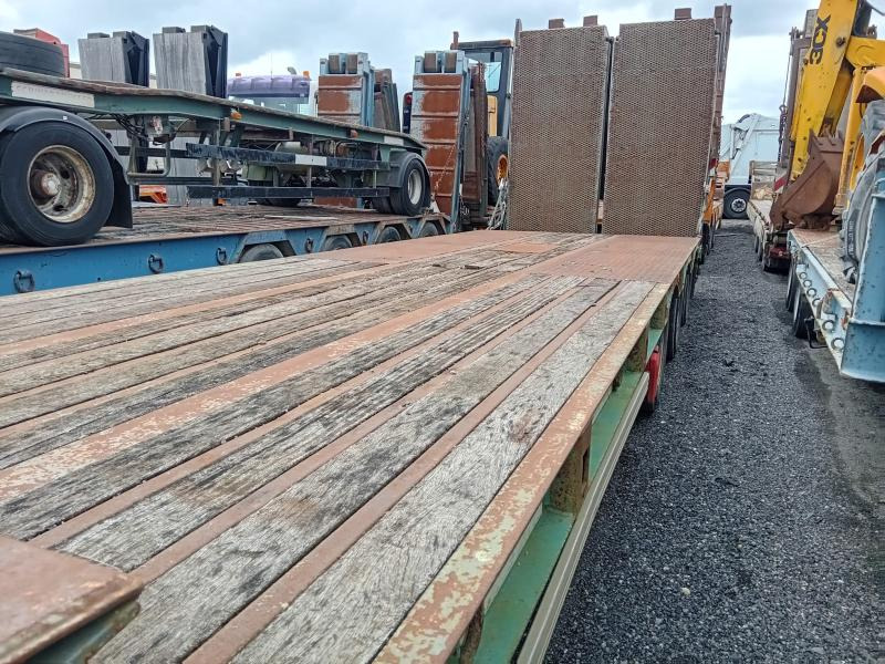 Castera - Низькорамна платформа напівпричіп: фото 2 Castera - Низькорамна платформа напівпричіп: фото 2