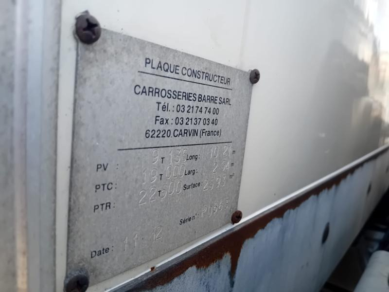 Mercedes Axor 1829 - Вантажівка з закритим кузовом: фото 3 Mercedes Axor 1829 - Вантажівка з закритим кузовом: фото 3