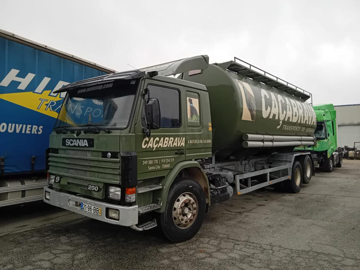 Scania 93 250 - Вантажівка цистерна: фото 1 Scania 93 250 - Вантажівка цистерна: фото 1